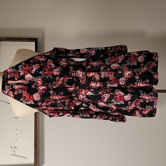 Cold shoulder halter dress - NWOT - Picture 4 of 13